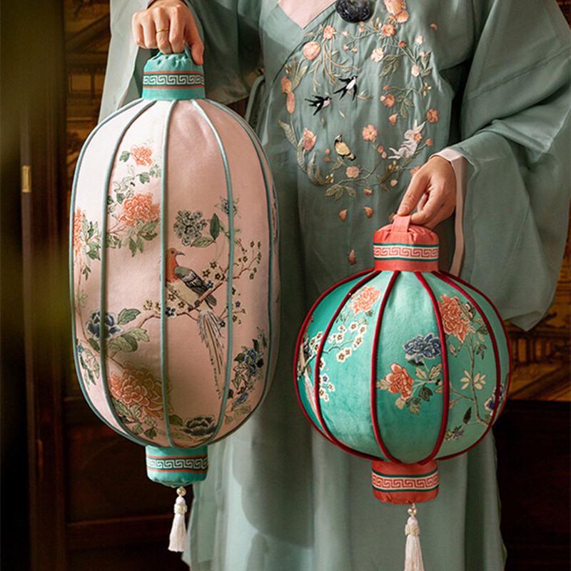Bolster Cushion Round - หมอนอิงลายดอกไม้และนกสไตล์จีนโบราณ สีแดง ตกแต่งบ้าน โซฟา เตียงนอน รูปทรงไข่