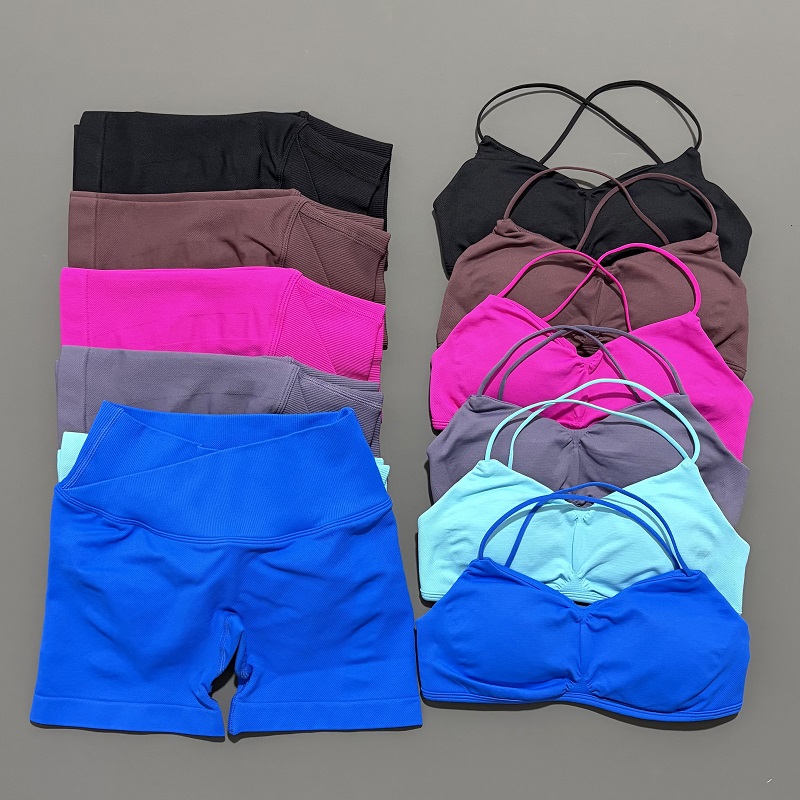 Pilates Yoga Set - ชุดออกกำลังกาย 2 ชิ้นสำหรับผู้หญิง เสื้อครอปท็อปโยคะ กางเกงขาสั้นเอวสูงแบบรัดรูปไร้ตะเข็บ ชุดฟิตเนส